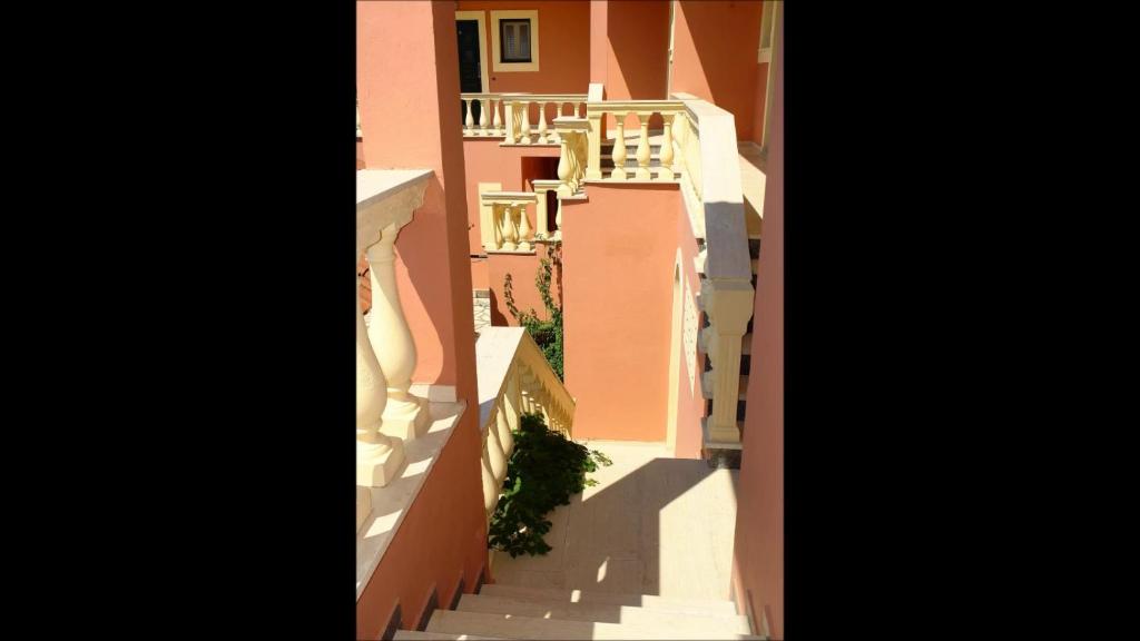 Makris Apartments room 2