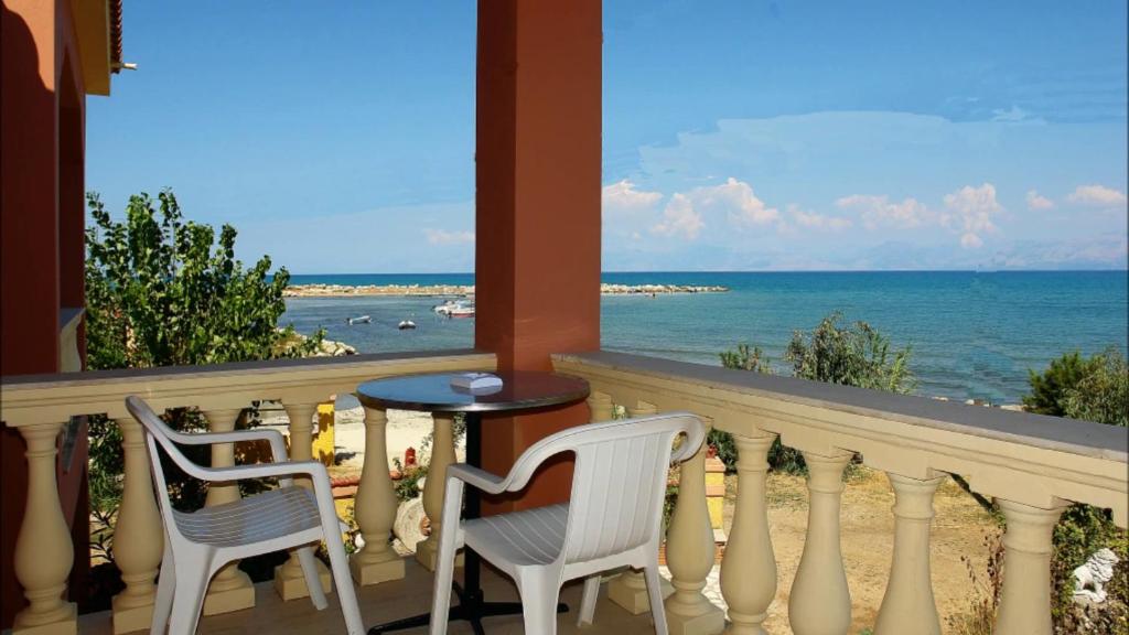 Makris Apartments room 3